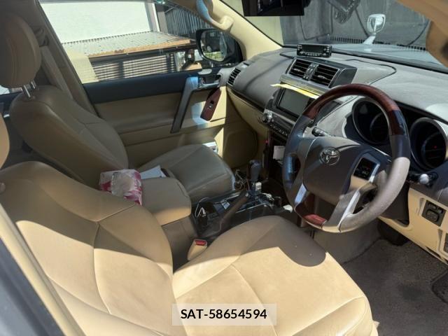 Toyota LAND CRUISER PRADO 2015-10 7327859-10