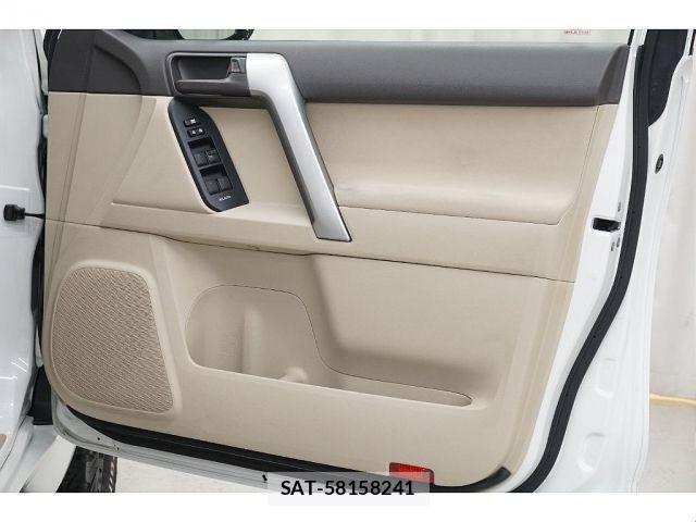 Toyota LAND CRUISER PRADO 2017-01 7327844-11