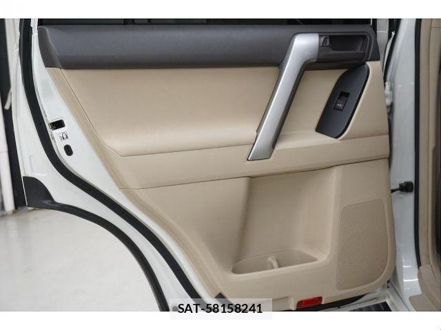 Toyota LAND CRUISER PRADO 2017-01 7327844-14