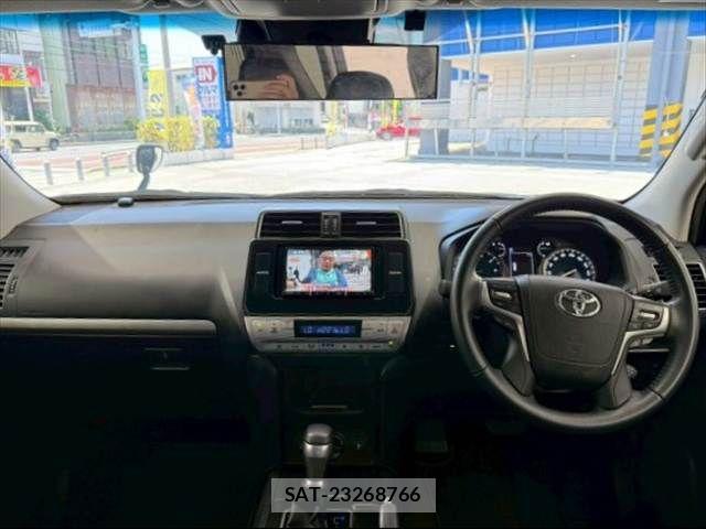Toyota LAND CRUISER PRADO 2021-04 7358361-2