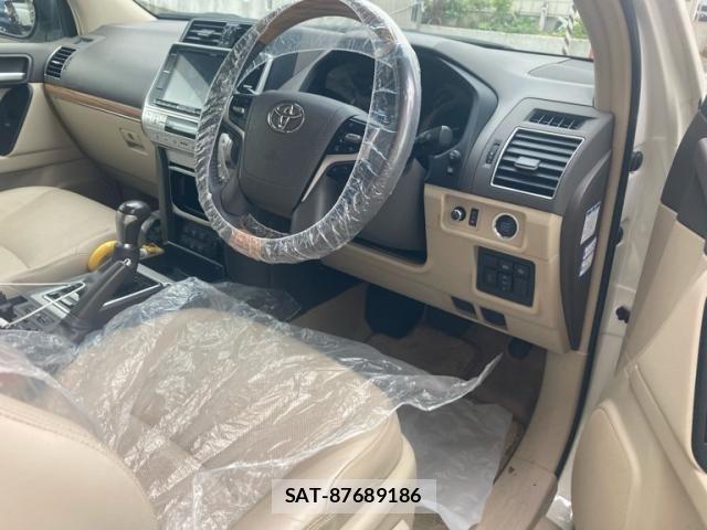 Toyota LAND CRUISER PRADO 2017-11 7358367-15