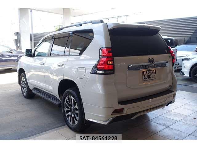 Toyota LAND CRUISER PRADO 2023-04 7358351-6