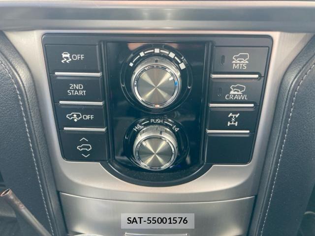 Toyota LAND CRUISER PRADO 2018-03 7358364-23