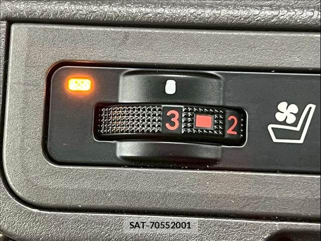 Toyota LAND CRUISER PRADO 2023-04 7358359-11