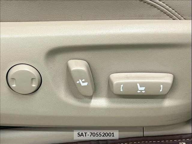 Toyota LAND CRUISER PRADO 2023-04 7358359-12