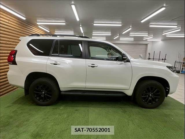 Toyota LAND CRUISER PRADO 2023-04 7358359-17