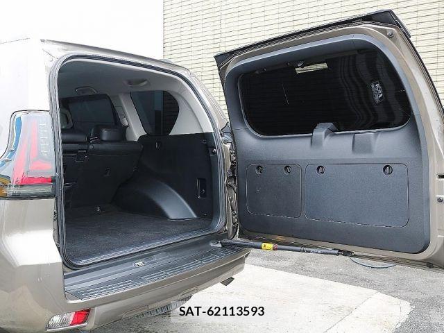 Toyota LAND CRUISER PRADO 2017-01 7358371-17