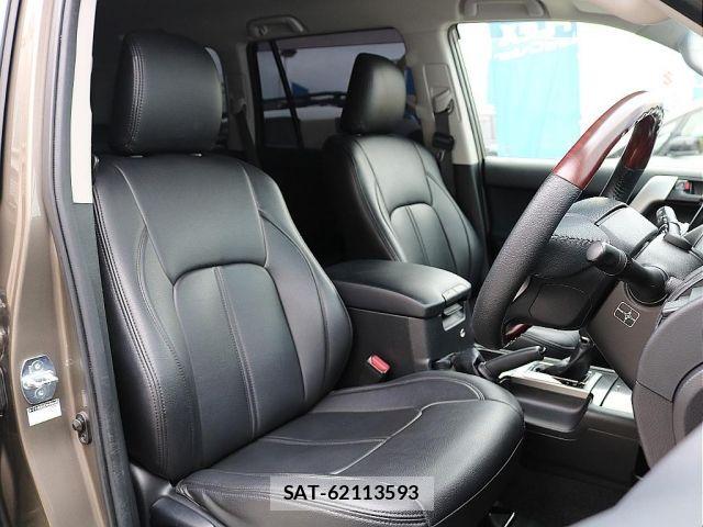 Toyota LAND CRUISER PRADO 2017-01 7358371-2