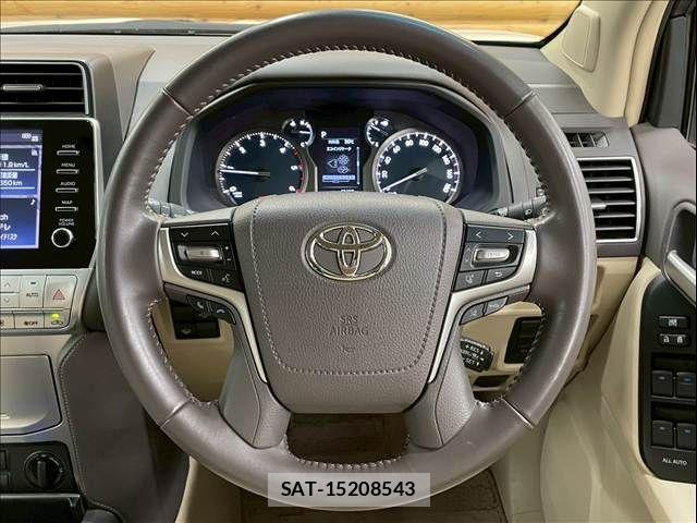 Toyota LAND CRUISER PRADO 2022-02 7358352-12