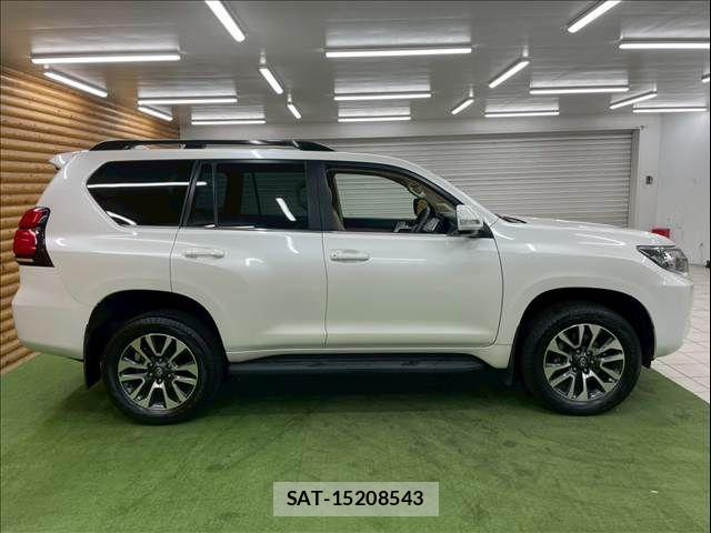 Toyota LAND CRUISER PRADO 2022-02 7358352-17