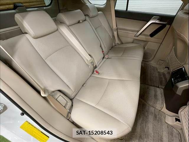 Toyota LAND CRUISER PRADO 2022-02 7358352-8