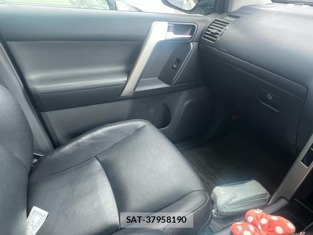 Toyota LAND CRUISER PRADO 2011-06 7358373-15