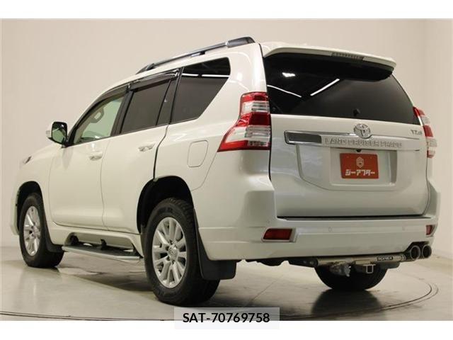 Toyota LAND CRUISER PRADO 2015-08 7392590-10