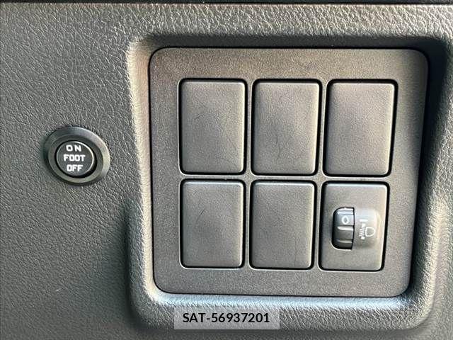 Toyota LAND CRUISER PRADO 2012-01 7392593-26