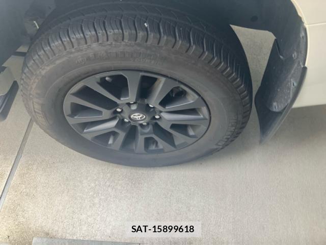 Toyota LAND CRUISER PRADO 2023-02 7392562-2