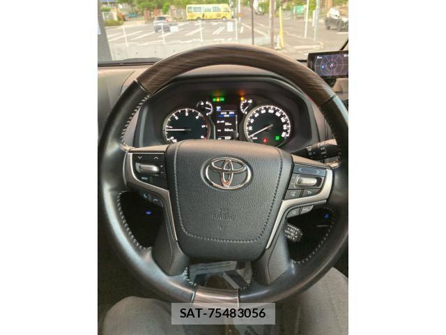 Toyota LAND CRUISER PRADO 2020-03 7392578-22