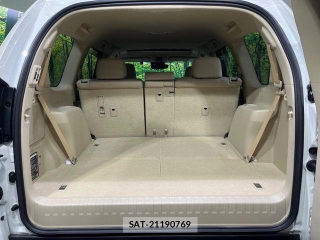 Toyota LAND CRUISER PRADO 2023-06 7392574-11