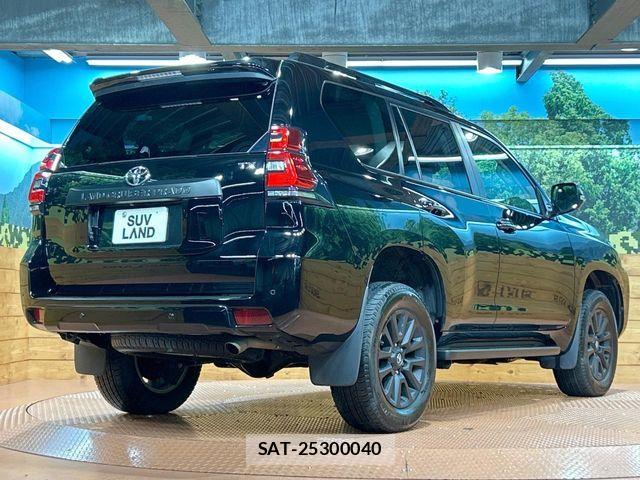 Toyota LAND CRUISER PRADO 2023-10 7392561-17