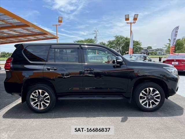 Toyota LAND CRUISER PRADO 2023-10 7455243-11