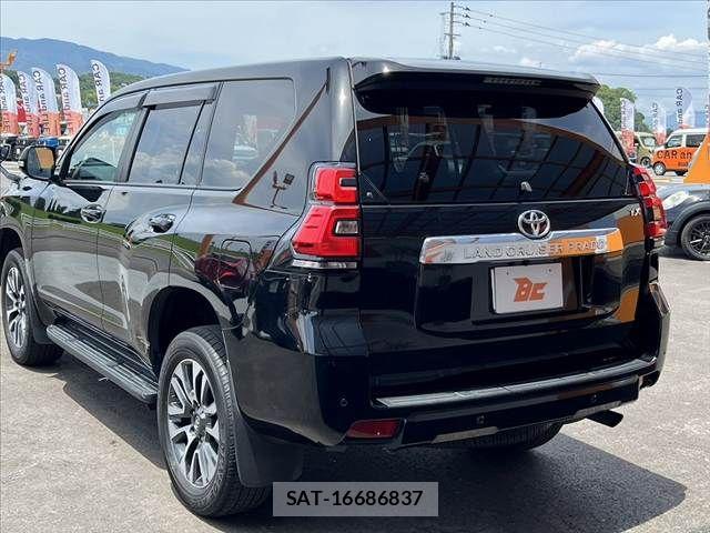 Toyota LAND CRUISER PRADO 2023-10 7455243-14