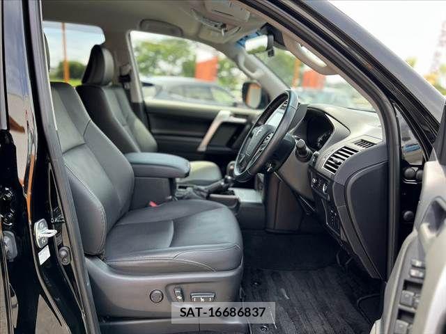 Toyota LAND CRUISER PRADO 2023-10 7455243-15