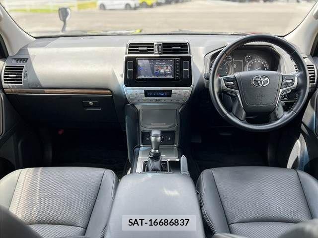 Toyota LAND CRUISER PRADO 2023-10 7455243-1