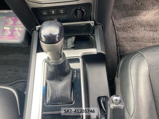 Toyota LAND CRUISER PRADO 2018-05 7455245-18