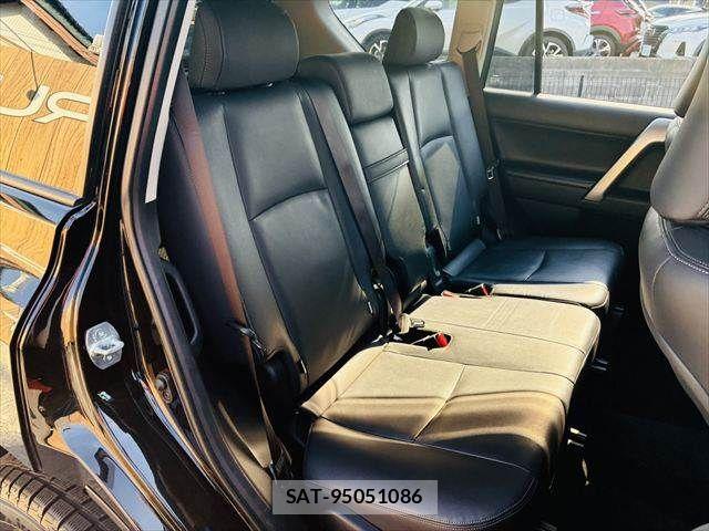 Toyota LAND CRUISER PRADO 2017-03 7455244-11