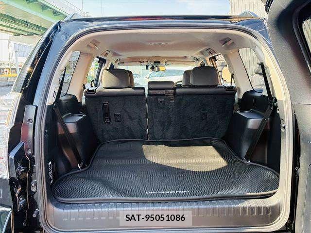 Toyota LAND CRUISER PRADO 2017-03 7455244-12