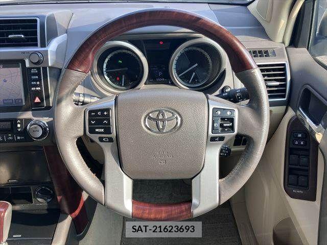 Toyota LAND CRUISER PRADO 2014-01 7455256-11