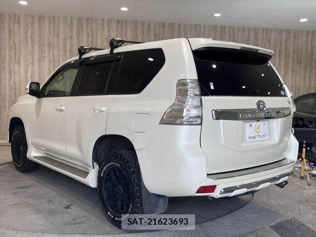 Toyota LAND CRUISER PRADO 2014-01 7455256-18