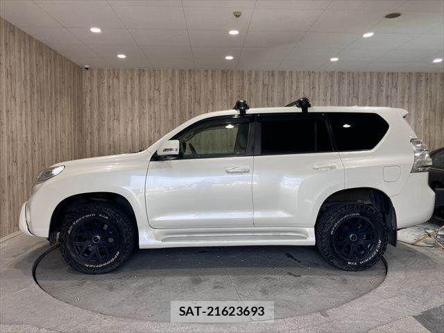 Toyota LAND CRUISER PRADO 2014-01 7455256-19