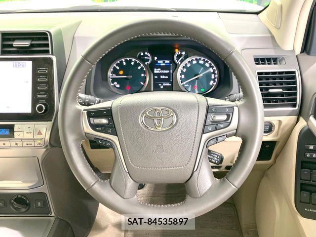 Toyota LAND CRUISER PRADO 2023-11 7455231-11