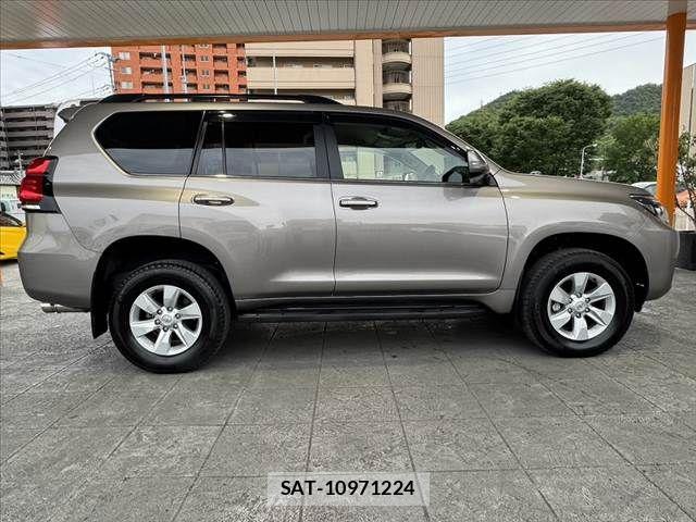 Toyota LAND CRUISER PRADO 2019-08 7501161-10