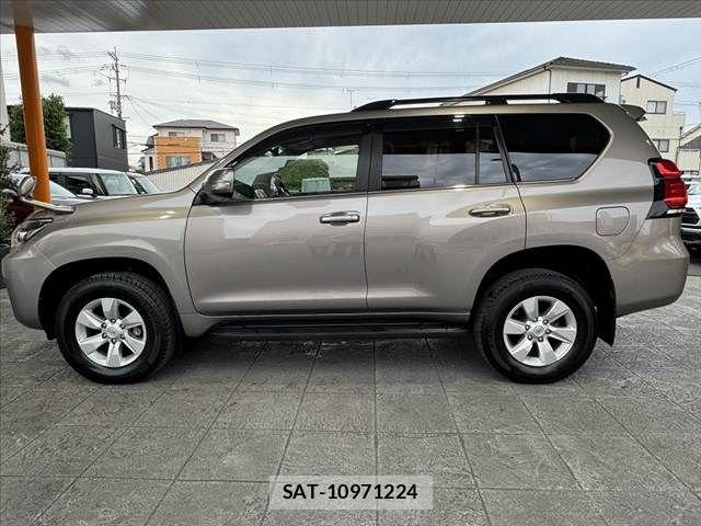 Toyota LAND CRUISER PRADO 2019-08 7501161-11