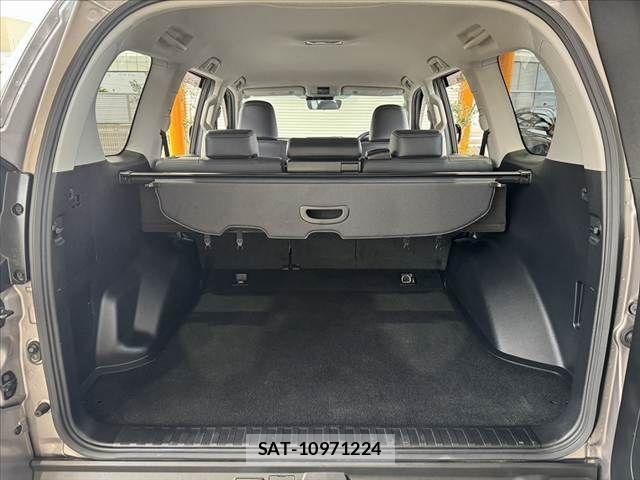Toyota LAND CRUISER PRADO 2019-08 7501161-16