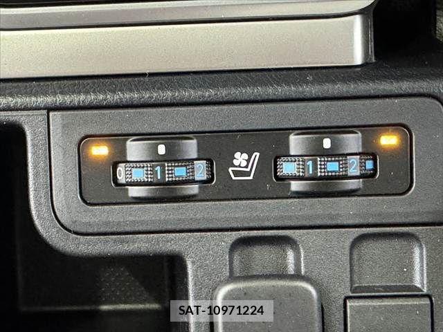 Toyota LAND CRUISER PRADO 2019-08 7501161-19