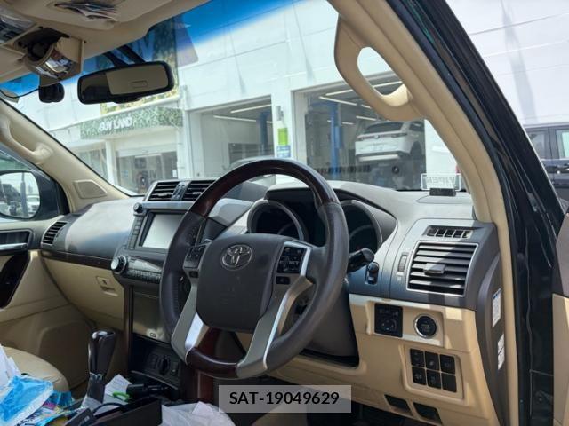 Toyota LAND CRUISER PRADO 2015-07 7501185-13