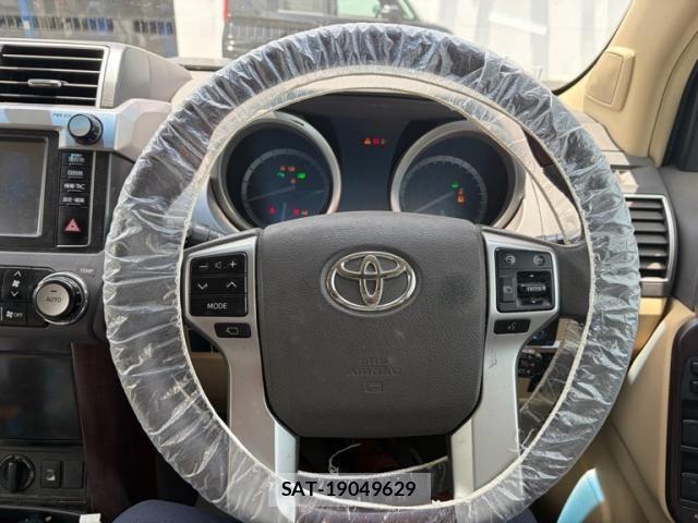 Toyota LAND CRUISER PRADO 2015-07 7501185-14