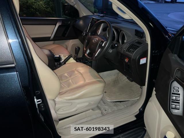 Toyota LAND CRUISER PRADO 2012-01 7501187-11