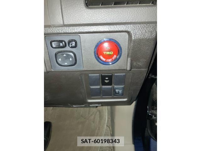 Toyota LAND CRUISER PRADO 2012-01 7501187-15