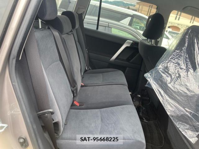 Toyota LAND CRUISER PRADO 2021-11 7501175-12