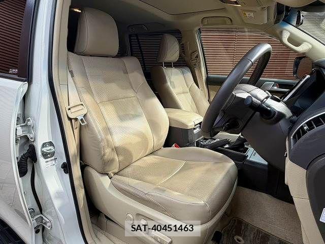 Toyota LAND CRUISER PRADO 2022-10 7501157-7