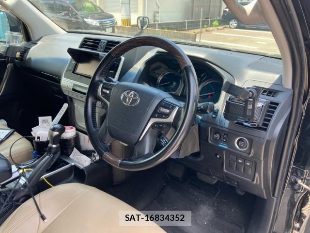 Toyota LAND CRUISER PRADO 2020-04 7562320-14