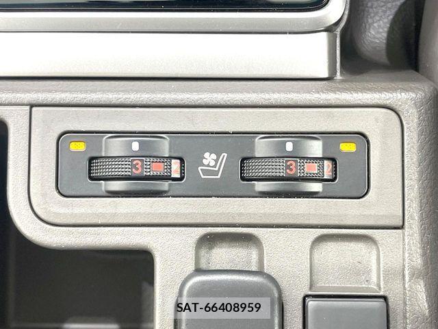 Toyota LAND CRUISER PRADO 2023-03 7562308-9