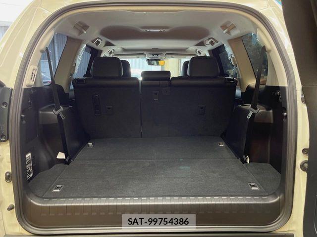 Toyota LAND CRUISER PRADO 2023-11 7617453-10