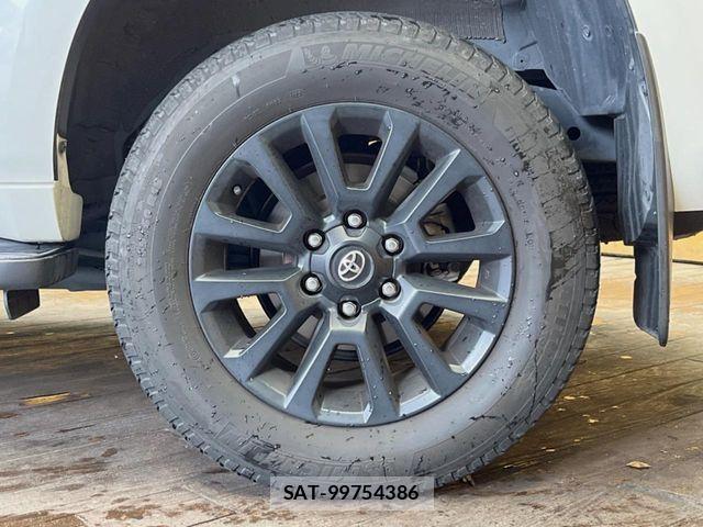 Toyota LAND CRUISER PRADO 2023-11 7617453-13