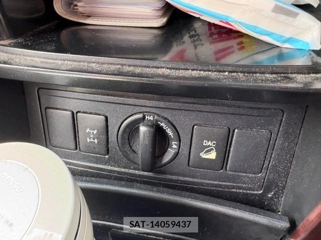 Toyota LAND CRUISER PRADO 2014-01 7617483-22