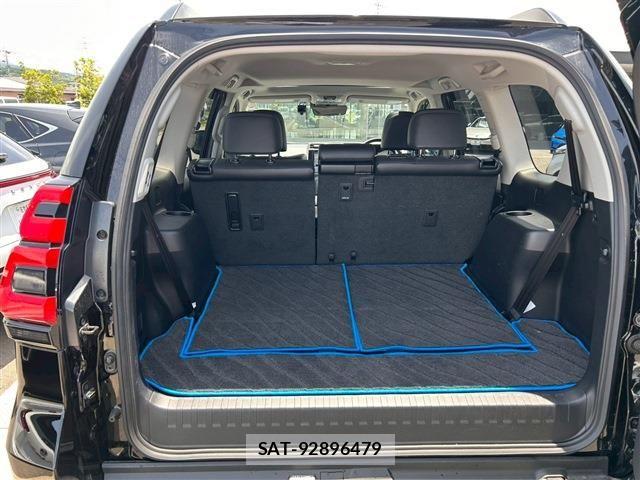 Toyota LAND CRUISER PRADO 2023-07 7617452-17