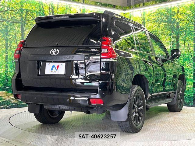 Toyota LAND CRUISER PRADO 2023-08 7617460-17